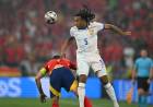 A LOS ECONOMISTAS TROLLS DE MILEI LOS DESMIENTEN HASTA LAS ESTRELLAS DEL FÚTBOL