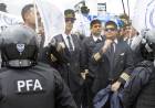 PILOTOS, TRIPULANTES Y TRABAJADORES DE CARGA SE MOVILIZARON CONTRA LA PRIVATIZACIÓN DE AEROLÍNEAS ARGENTINAS