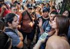 VUELVE LA FILA DEL HAMBRE FRENTE A LAS OFICINAS DE PETTOVELLO