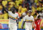 ELIMINATORIAS: COLOMBIA GOLEÓ 4 A 0 A CHILE Y DEJÓ A GARECA CON UN PIE AFUERA