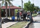 VILLA ÁNGELA: INTENDENTE PAPP SUPERVISÓ LA CONSTRUCCIÓN DE VEREDAS EN LA PLAZA DEL BARRIO CÁMARA DE COMERCIO