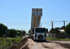 AVANZAN LOS TRABAJOS DE RIPIADO EN LA CALLE GARABATOS PARA MEJORAR LA CONECTIVIDAD EN EL BARRIO 100 VIVIENDAS 