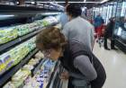 MENOS COMPRAS, CAMBIOS DE HÁBITO Y MAYOR OPTIMISMO EN CONSUMIDORES PARA 2025