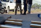 CON 15 PANES DE MARIHUANA INTENTÓ ESCAPAR, PERO LOS EFECTIVOS DE ANTINARCÓTICOS LO ATRAPARON