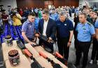 EL GOBERNADOR ZDERO ENTREGÓ EQUIPAMIENTO, PRESENTÓ LA UNIDAD CICLISTA DE ACCIÓN RÁPIDA Y LAS ARMAS NO LETALES