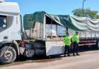 CAMINERA SECUESTRO DOS RODADOS CON PEDIDO DE SECUESTRO, UNA MOTO ADULTERADA, CIGARRILLOS ILEGALES, INTERVINO CARGAS, DETECTÓ 20 ALCOHOLEMIAS Y LABRÓ 307 ACTAS