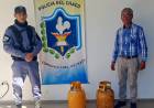 RECUPERAN DOS TUBOS DE GAS Y DETIENEN AL AUTOR