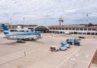 ORDENAN ELIMINAR FOTOS Y DATOS DE LA MUJER TRAS EL ESCÁNDALO SEXUAL A BORDO DE UN AVIÓN EN ROSARIO