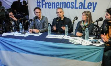 COMENZÓ LA VIGILIA FRENTE AL CONGRESO PARA "FRENAR" LA LEY BASES Y EL PAQUETE FISCAL