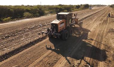 MUNICIPALIDAD DE VILLA ÁNGELA CONTINÚA CON TRABAJOS DE REPARACIÓN DE CALLES Y MEJORAS EN INFRAESTRUCTURA