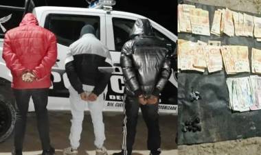 TRES HOMBRES FUERON DETENIDOS CON MÁS DE 40 BOCHITAS DE DROGA