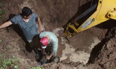 PAMPA DEL INDIO: SE REPARÓ ROTURA DE VÁLVULA DEL ACUEDUCTO DE LAS 7 LOCALIDADES