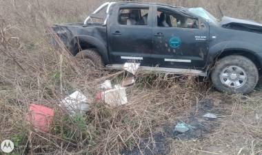 UN LESIONADO EN VUELCO DE CAMIONETA