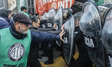 DESGUACE Y ACEFALÍA EN EL INTI