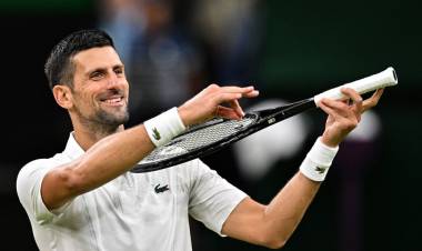 WIMBLEDON: NOVAK DJOKOVIC GANÓ Y SE PELEÓ CON EL PÚBLICO