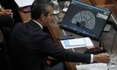 EL GOBIERNO PREPARA UN BOMBARDEO INCESANTE DE PROYECTOS PARA RETOMAR LA INICIATIVA EN EL CONGRESO