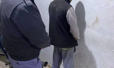 VILLA ÁNGELA: AMENAZO A UNA EMPLEADA DE QUE PORTABAN ARMAS Y LLEVO $30, 000   
