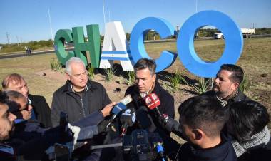 BIENAL 2024: NUEVO CARTEL DE BIENVENIDA A LOS VISITANTES EN LA ROTONDA FRENTE AL PEAJE