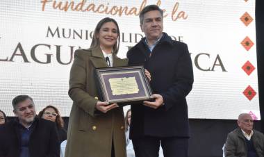 LAGUNA BLANCA: EL GOBERNADOR ZDERO ACOMPAÑÓ EL ANIVERSARIO 136 DE LA LOCALIDAD