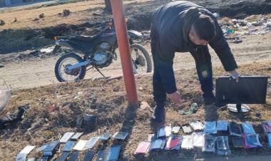 INVESTIGADORES RECUPERARON LO ROBADO A UNA TIENDA DE INSUMOS PARA CELULARES