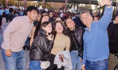EL GOBERNADOR ZDERO ESTUVO ESTA TARDE EN LA BIENAL: “ES UNA VIDRIERA AL MUNDO Y REPRESENTA LA CULTURA DEL CHACO”