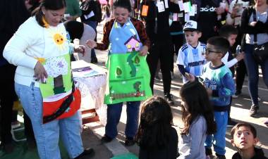 EDUCACIÓN EN LA BIENAL: LOS MÁS CHIQUITOS DISFRUTARON DE UNA DIVERTIDA PROPUESTA DE LECTURA