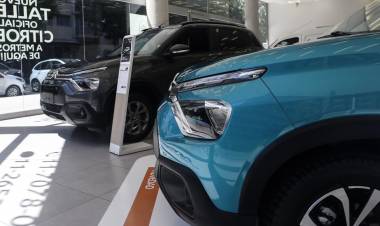 EN JUNIO, LA ECONOMÍA SIGUE EN UN POZO 