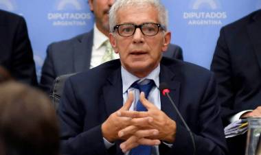 SOCIEDADES ANÓNIMAS DEPORTIVAS: LOS CLUBES LE FRENAN LA PELOTA AL GOBIERNO