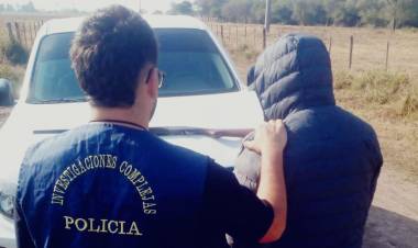 OFRECIA EN LA CALLE UN ARMA DE FUEGO: LO DETUVIERON