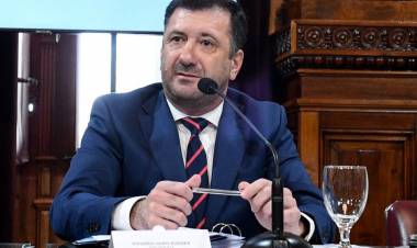 KUIEDER ENTRÓ EN CONFIANZA Y DIO DETALLES DE SUS ACUERDOS CON EL GOBIERNO