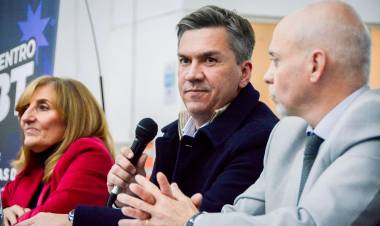 EL GOBERNADOR ZDERO DESTACÓ LOS EMPRENDIMIENTOS PRESENTADOS EN EL PRIMER ENCUENTRO BASES TECNOLÓGICAS DEL ICCTI
