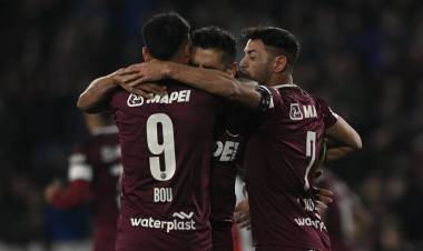 EL TREMENDO GOLAZO DE CHILENA DE WALTER BOU EN LANÚS VS TIGRE