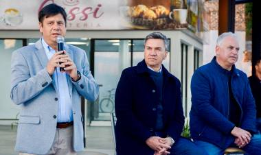 QUITILIPI: EL GOBERNADOR ZDERO INAUGURÓ LA TERMINAL DE ÓMNIBUS Y EL MUNICIPIO LOCAL YA LA PONE EN FUNCIONAMIENTO