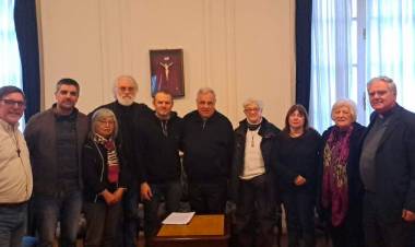 PEDIDO DE EXPULSIÓN DEL CURA OLIVERA RAVASI POR LA VISITA A ASTIZ Y REPRESORES