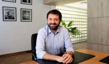JULIANO A ARRIETA: "EXISTE GOOGLE PARA FIJARSE QUIÉN FUE ASTIZ Y NO TOMARLE EL PELO AL PUEBLO DICIENDO QUE NACISTE EN 1993"