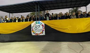 INTENDENTE PAPP CELEBRA EL 87° ANIVERSARIO DE TRES ISLETAS