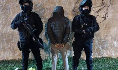 EL C.O.M DEMORÓ A UN SUJETO CON 100 DOSIS DE COCAÍNA EN BARRANQUERAS