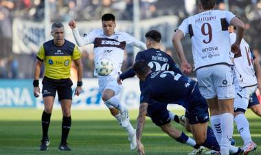 LIGA PROFESIONAL: PLATENSE HUNDIÓ MÁS A INDEPENDIENTE RIVADAVIA