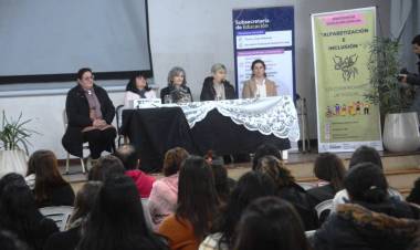 EDUCACIÓN CAPACITÓ A LOS EQUIPOS INTERDISCIPLINARIOS PARA QUE ACOMPAÑEN LAS TRAYECTORIAS DE LOS ESTUDIANTES EN PROCESOS DE INCLUSIÓN