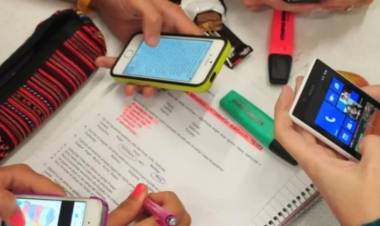 ESTADOS UNIDOS: AUMENTA RESTRICCIÓN DE USO DE CELULARES EN LAS ESCUELAS