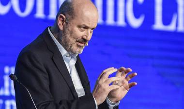 STURZENEGGER ANUNCIÓ QUE LOS EMPRESARIOS PODRÁN ECHAR EMPLEADOS COMO Y CUANDO SE LES OCURRA