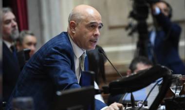 SENADOR LIBERTARIO EXPLICA PARA QUÉ TIENE MÁS DE 15 ASESORES: "QUIERO SER GOBERNADOR"