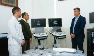 EL GOBERNADOR ZDERO ENTREGÓ NUEVO EQUIPAMIENTO DE ALTA TECNOLOGÍA PARA CIRUGÍAS LAPAROSCÓPICAS AL HOSPITAL PERRANDO