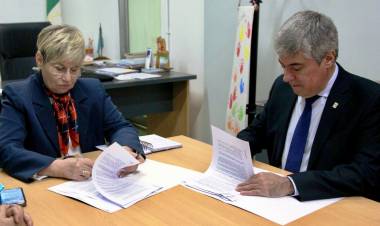 EL MINISTERIO DE EDUCACIÓN Y LA UNNE ACORDARON UNA AGENDA CONJUNTA PARA EL FORTALECIMIENTO DE PROYECTOS EDUCATIVOS Y ACADÉMICOS