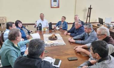 EL MUNICIPIO DE VILLA ÁNGELA COLABORA CON EL CLUB ATLÉTICO ALVEAR PARA MEJORAR INSTALACIONES DEL CIRCUITO FROILÁN GONZÁLEZ
