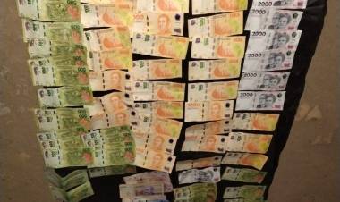 DETENIDO CON 45 ENVOLTORIOS DE COCAÍNA, UNA BALANZA Y MÁS DE $89.000 ENTRE SUS PRENDAS