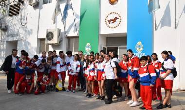 EL PODER LEGISLATIVO Y LA ESCUELA: ESTUDIANTES DE TODA LA PROVINCIA CONTINÚAN VISITANDO LA CASA DE LA DEMOCRACIA 