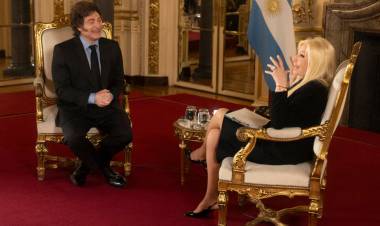 JAVIER MILEI CON SUSANA GIMÉNEZ: HABLÓ MÁS DE YUYITO GONZÁLEZ QUE DE LA ECONOMÍA