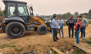 EL GOBIERNO PROVINCIAL AVANZA CON EL PLAN DE MANTENIMIENTO DE CANALES RURALES, URBANOS Y EL CUIDADO DE LAS LAGUNAS