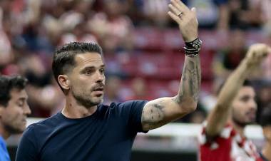 GAGO SE ACERCA UN POCO MÁS A BOCA
